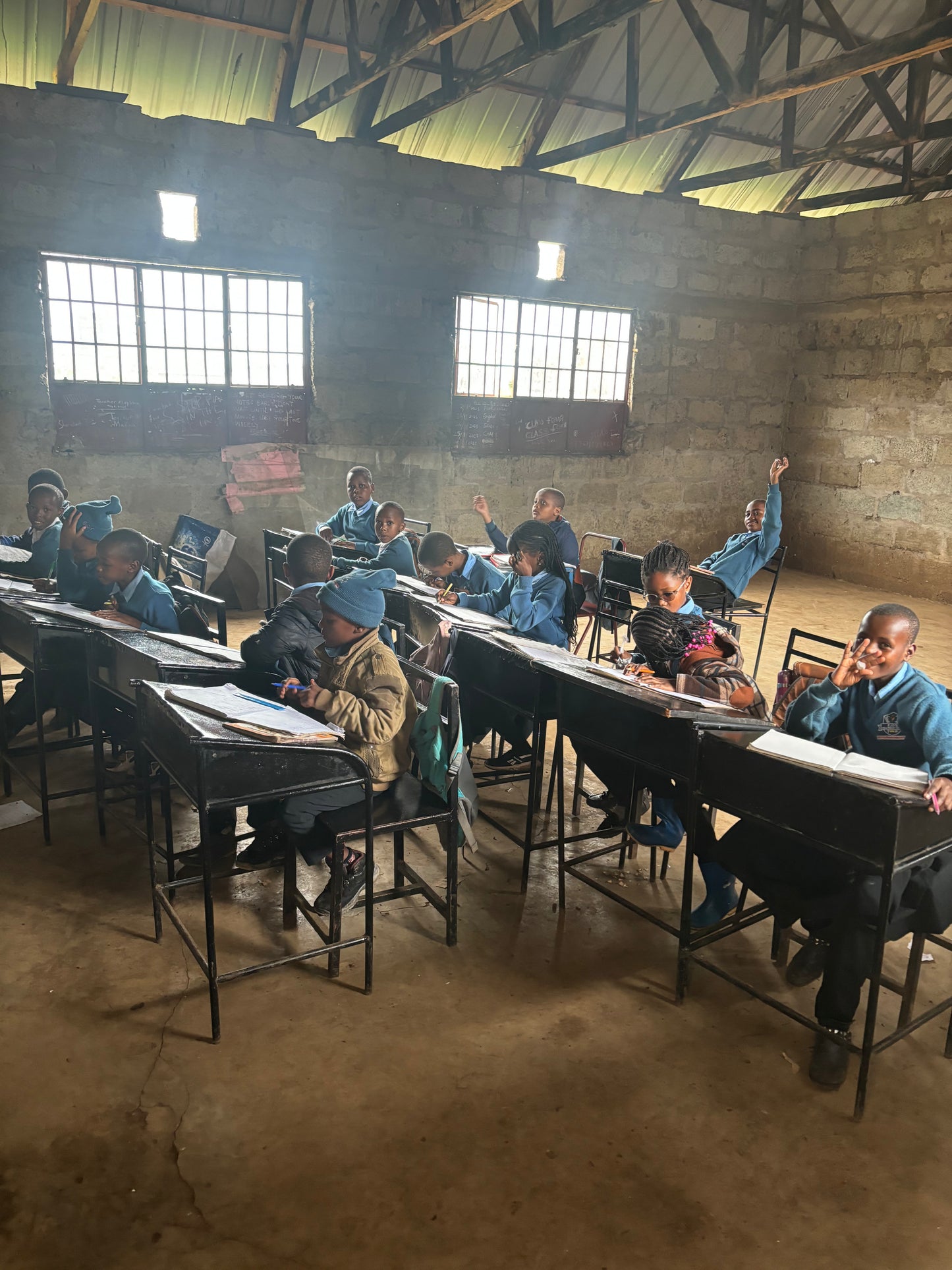 π Volunteer: Travel to Arusha β Semi-Budget Trip (1 Week)